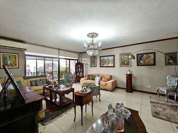 Departamento en venta en condominio frente al San Marino, Kennedy norte
