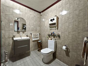 Departamento en venta en condominio frente al San Marino, Kennedy norte
