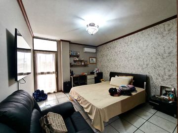 Departamento en venta en condominio frente al San Marino, Kennedy norte