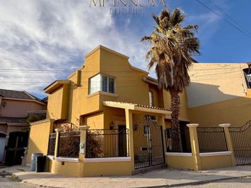 SE VENDE CASA IMPECABLE Y EN INMEJORABLE UBICACIÓN