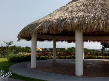 Casa de tres recámaras, modelo Amatista,  frente a la alberca, en Real Santa Fe Residencial, Xochitepec, Mor.