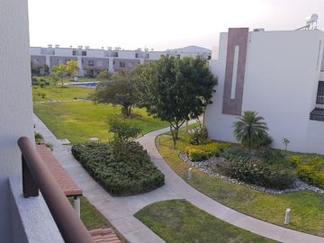 Casa de tres recámaras, modelo Amatista,  frente a la alberca, en Real Santa Fe Residencial, Xochitepec, Mor.