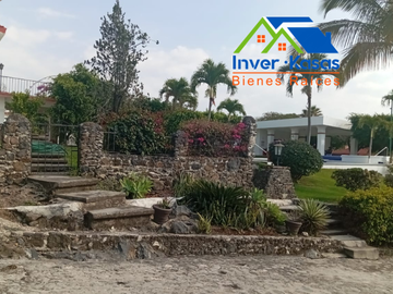 SE VENDE CASA DE ESTILO CAMPESTRE MEXICANO DE DESCANSO EN MORELOS