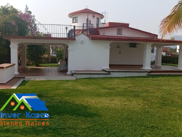 SE VENDE CASA DE ESTILO CAMPESTRE MEXICANO DE DESCANSO EN MORELOS