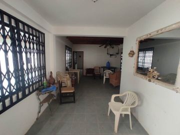 casa de venta en crucita sector los arenales A/R