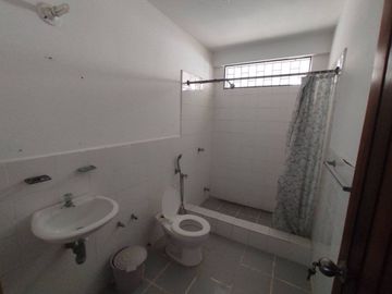 casa de venta en crucita sector los arenales A/R