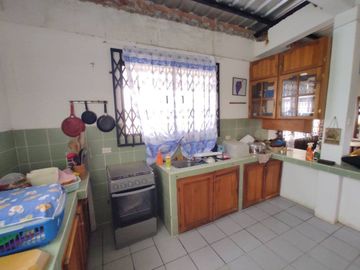 casa de venta en crucita sector los arenales A/R