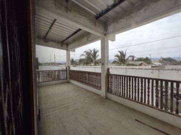casa de venta en crucita sector los arenales A/R