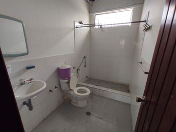 casa de venta en crucita sector los arenales A/R