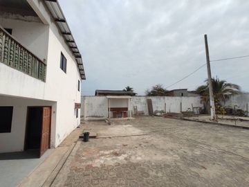 casa de venta en crucita sector los arenales A/R