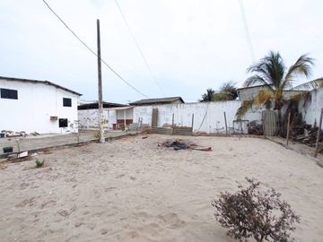 casa de venta en crucita sector los arenales A/R