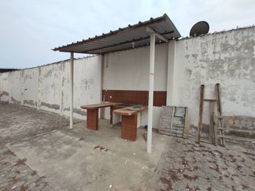casa de venta en crucita sector los arenales A/R