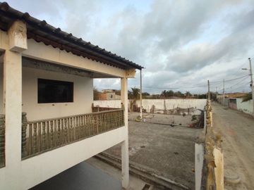 casa de venta en crucita sector los arenales A/R