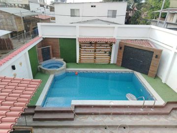 casa con piscina de venta en Crucita A/R