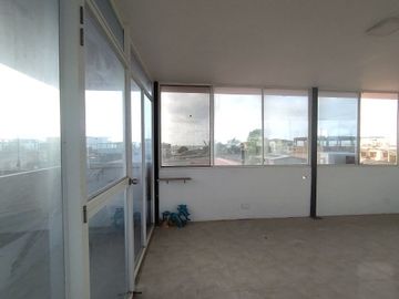 casa con piscina de venta en Crucita A/R