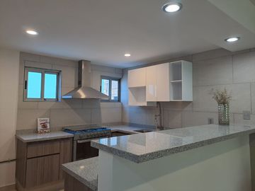 Penthouse en venta en el Barreal,  San Andres Cholula, Puebla, UDLAP,  2 o 3 recamaras, 2.5 baños, 2 autos, alberca, gym