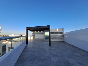 Penthouse en venta en el Barreal,  San Andres Cholula, Puebla, UDLAP,  2 o 3 recamaras, 2.5 baños, 2 autos, alberca, gym