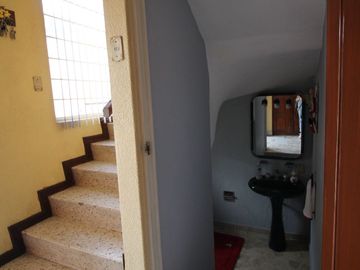 RENTA DE CASA EN RESIDENCIAL ACUEDUCTO DE GUADALUPE
