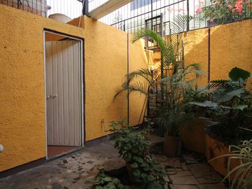 RENTA DE CASA EN RESIDENCIAL ACUEDUCTO DE GUADALUPE