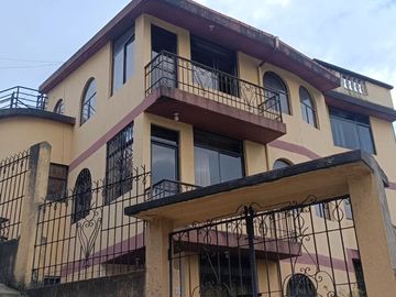 VENDO CASA EN QUITO - SECTOR MONJAS