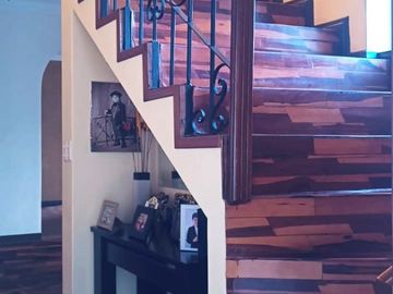 VENDO CASA EN QUITO - SECTOR MONJAS