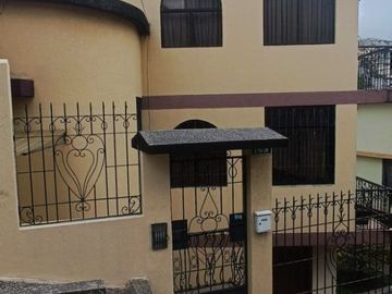 VENDO CASA EN QUITO - SECTOR MONJAS