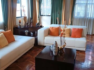 VENDO CASA EN QUITO - SECTOR MONJAS