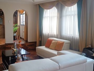 VENDO CASA EN QUITO - SECTOR MONJAS