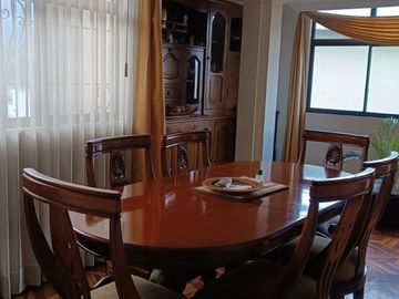 VENDO CASA EN QUITO - SECTOR MONJAS