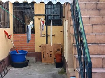 VENDO CASA EN QUITO - SECTOR MONJAS