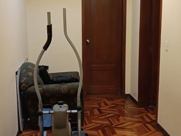 VENDO CASA EN QUITO - SECTOR MONJAS