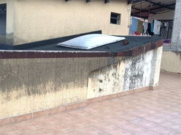 VENDO CASA EN QUITO - SECTOR MONJAS