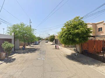 ¡Casa en Venta! (Remate) - Villas Residencial del Prado, Mexicali, baja California