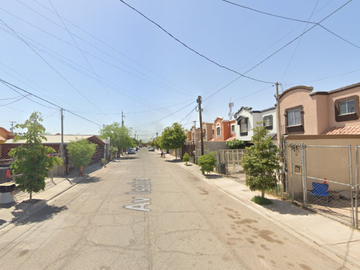 ¡Casa en Venta! (Remate) - Villas Residencial del Prado, Mexicali, baja California