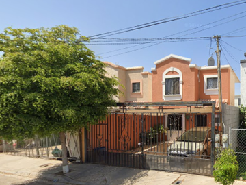 ¡Casa en Venta! (Remate) - Villas Residencial del Prado, Mexicali, baja California