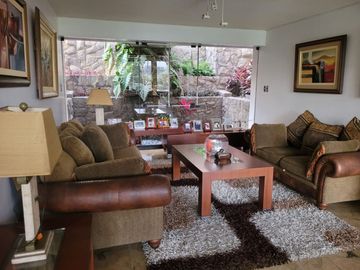 Alquilo hermosa casa con vista a la Laguna en zona muy segura de La Molina