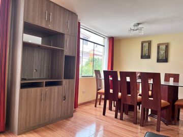 SE PONE EN ALQUILER CASA SEMI AMOBLADA CON TIENDA COMERCIAL - VALLECITO