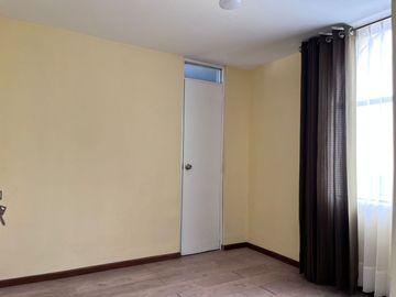 SE PONE EN ALQUILER CASA SEMI AMOBLADA CON TIENDA COMERCIAL - VALLECITO