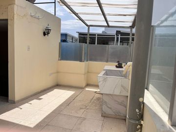 SE PONE EN ALQUILER CASA SEMI AMOBLADA CON TIENDA COMERCIAL - VALLECITO