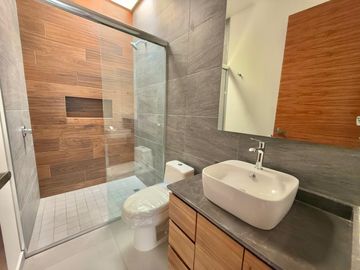 Casa Nueva con Roof Garden en Venta en Parques Vallarta