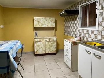 Gran Casa Cercana a Hospital Félix Bulnes