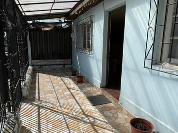 Gran Casa Cercana a Hospital Félix Bulnes