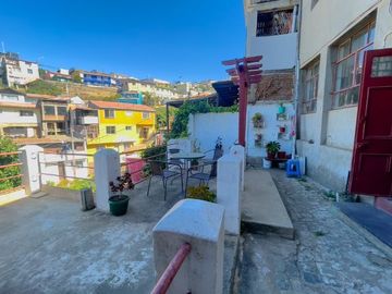 Valparaiso, Cerca Casa Pablo Neruda, Vista Al mar