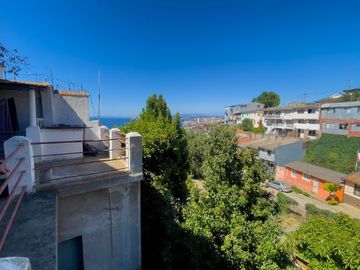 Valparaiso, Cerca Casa Pablo Neruda, Vista Al mar
