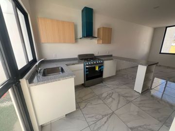 Casa 2 recámaras cerca Periférico y Prol. Av Guadalupe