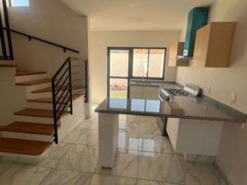 Casa 2 recámaras cerca Periférico y Prol. Av Guadalupe