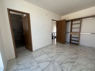 Casa 2 recámaras cerca Periférico y Prol. Av Guadalupe