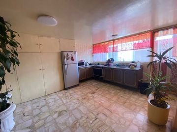 VENTA- AMPLIA CASA EN VILLA LAZARO CARDENAS, TLALPAN. CERCA CALZ. ACOXPA.