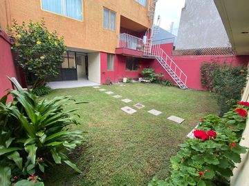 VENTA- AMPLIA CASA EN VILLA LAZARO CARDENAS, TLALPAN. CERCA CALZ. ACOXPA.