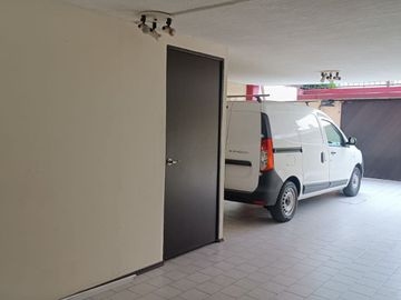 VENTA- AMPLIA CASA EN VILLA LAZARO CARDENAS, TLALPAN. CERCA CALZ. ACOXPA.